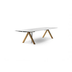 Extrusions 餐桌/洽談臺 康士坦丁·葛切奇  BD Barcelona家具品牌